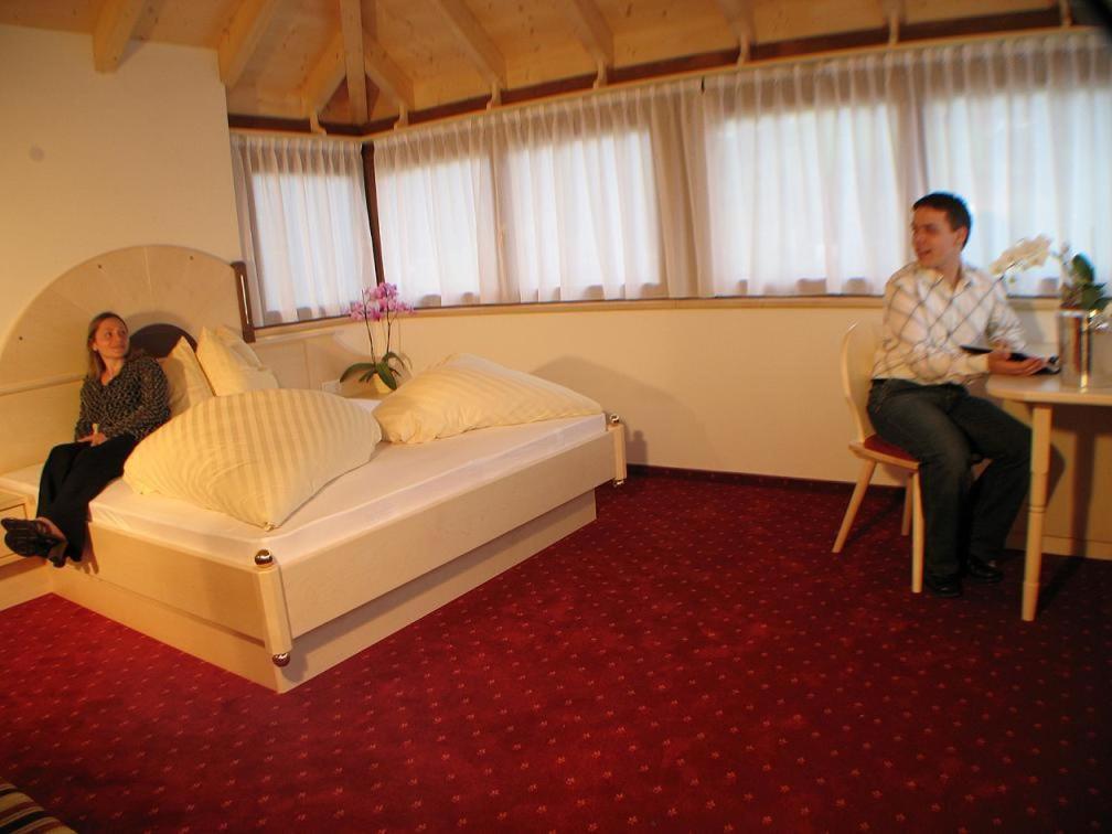 Hotel Laerchenhain Сан Валентино ала Мута Стая снимка